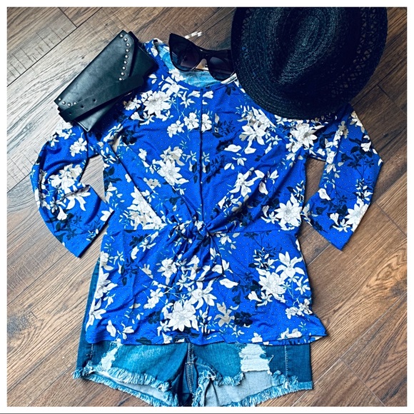 Tops - Floral royal blue tie top